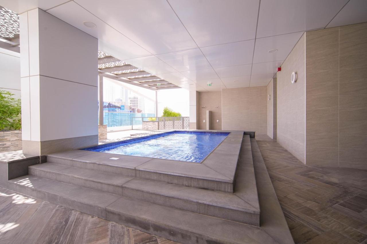 Elegant 2Br View With Rooftop Pool The Bay Dubai Exterior foto